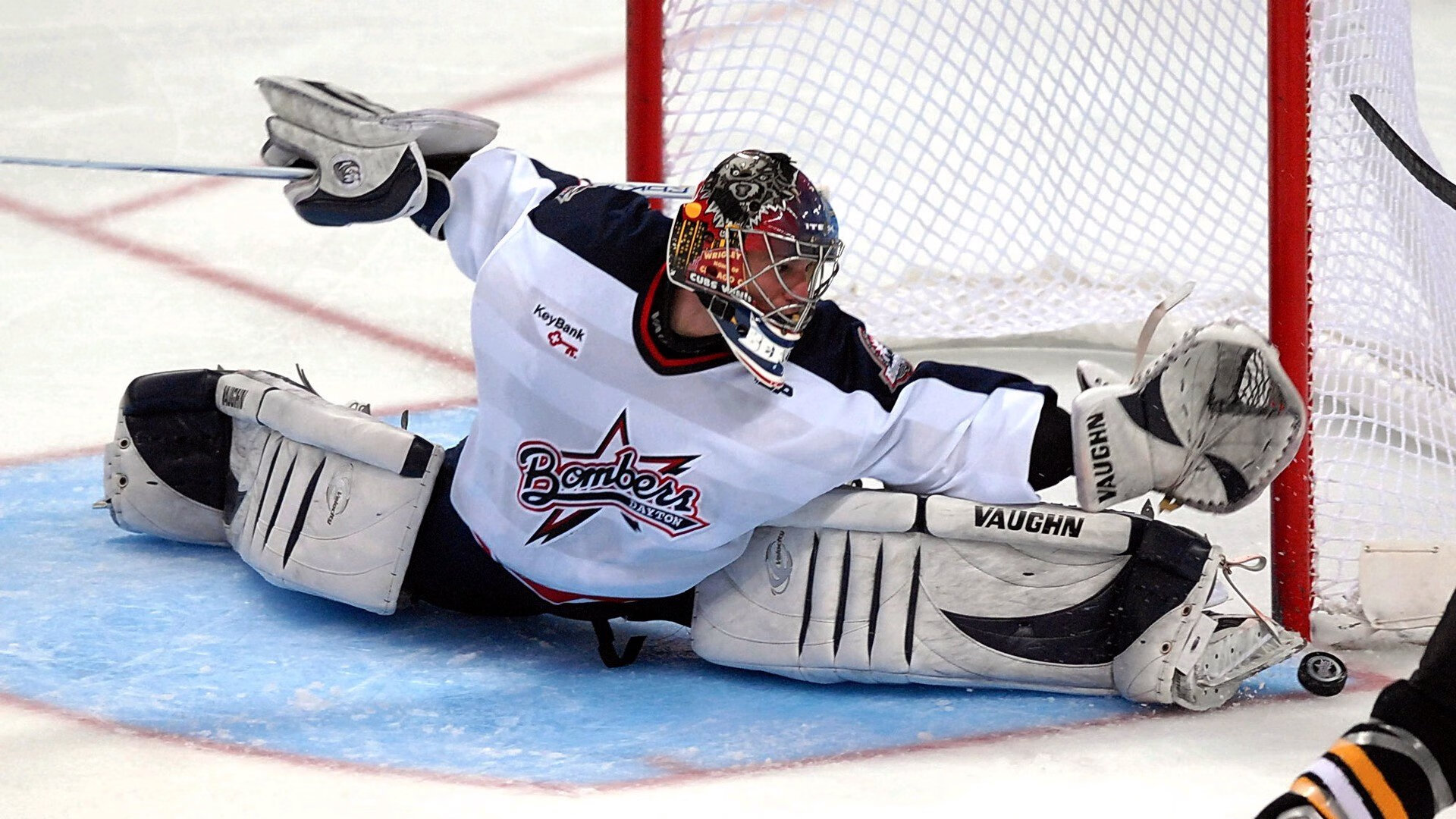 “联赛次轮焦点战:争冠集团火力全开”,《争冠军》