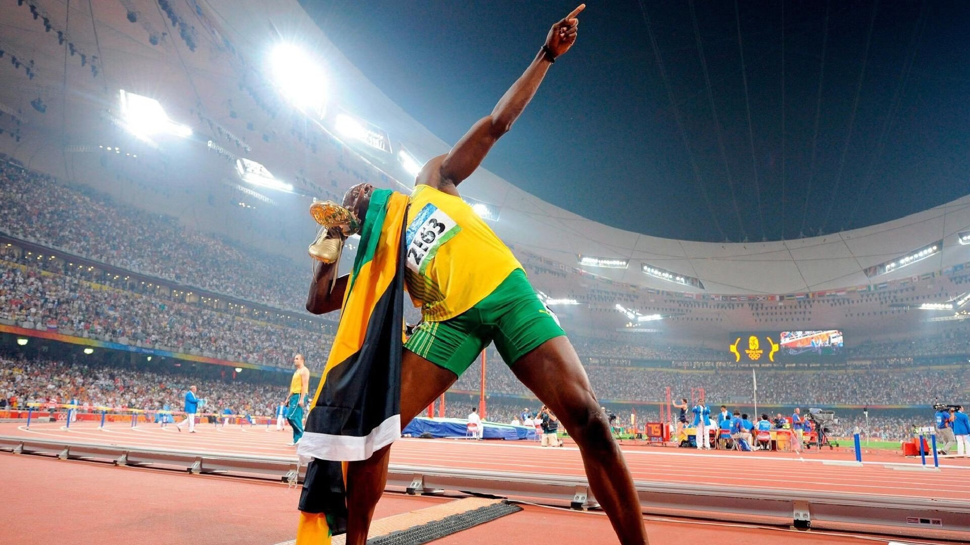 法甲：里昂2-1逆转尼斯，队内明星表现抢眼，里昂法甲排名